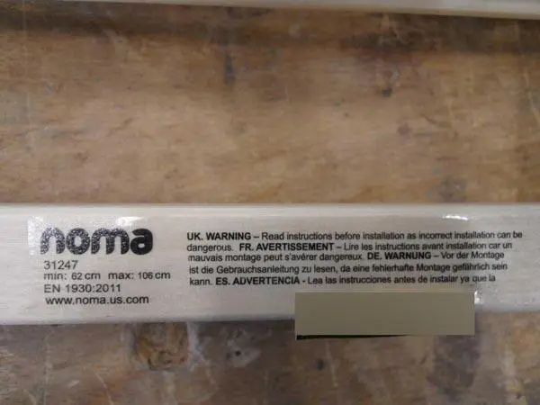 Foto dell’avviso ufficiale: Noma Extending wood Cancello di sicurezza per bambini — rischio: Lesioni & Strangolamento