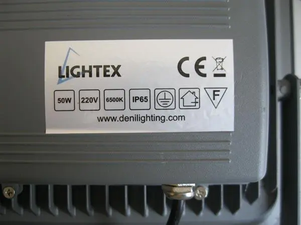 Foto do aviso oficial: LIGHTEX Projetor LED — risco: Choque elétrico