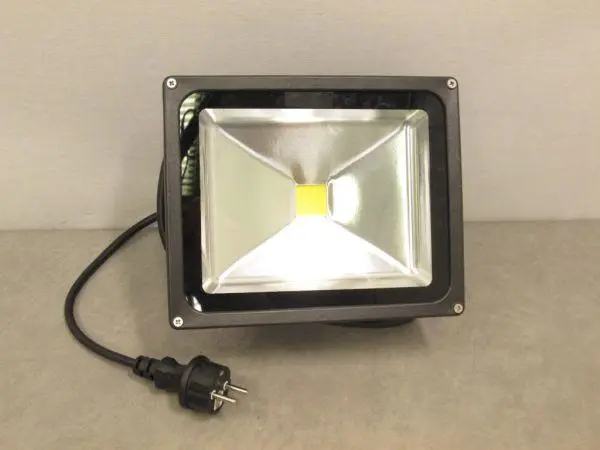 Foto do aviso oficial: FTLight LED Valonheitin 30W Projetor LED — risco: Choque elétrico