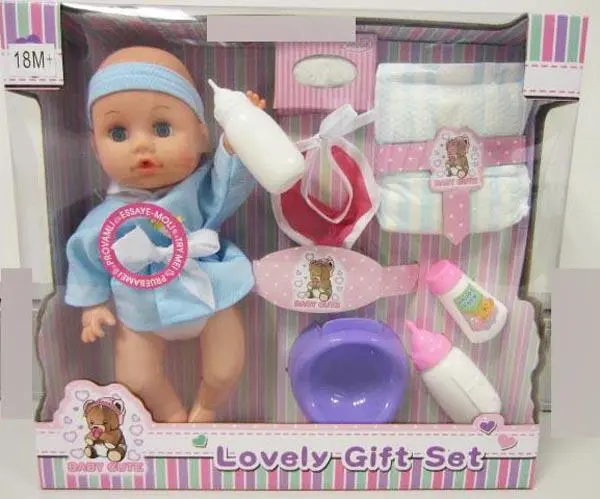 Foto do aviso oficial: Atosa BABY NEW STYLE, BABY CUTE - LOVELY GIFT SET Boneca de bebé com acessórios — risco: Engasgamento