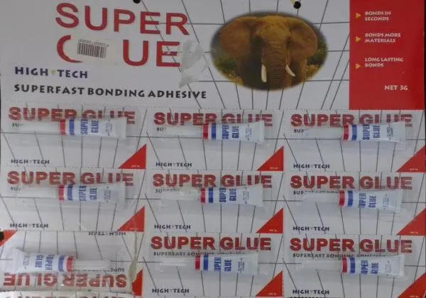 Foto dell’avviso ufficiale: High tech Super Glue Colla — rischio: Rischio chimico