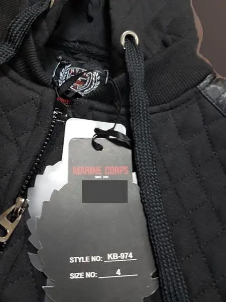 Foto uit de officiële melding: Marine Corps Sweatshirt voor kinderen — risico: Verwurging (A12/0187/17)
