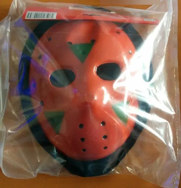 Photo from the official notice: Masque d'horreur / Horror mask fancy-dress mask — burns risk