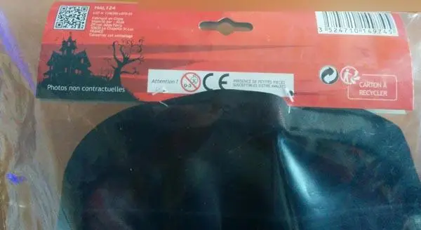 Photo from the official notice: Masque d'horreur / Horror mask fancy-dress mask — burns risk
