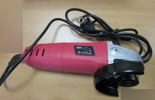 Photo from the official notice: Besk Angle Grinder — cuts risk