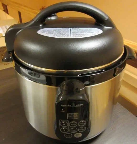 Photo de l’avis officiel: PROFI COOK Dampfdruck-Kochtopf Cuisinière à pression électrique — risque: Brûlures & Choc électrique