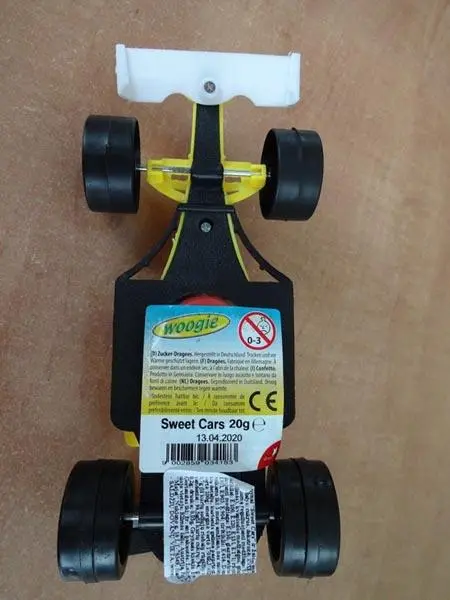 Foto do aviso oficial: woogie Sweet Cars Carro de brinquedo com doces — risco: Engasgamento