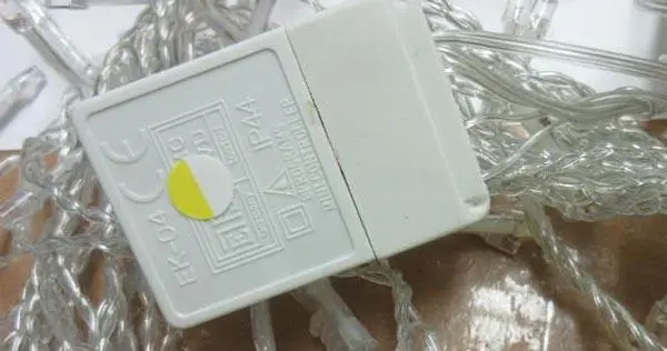 Photo from the official notice: String lights — electric shock risk