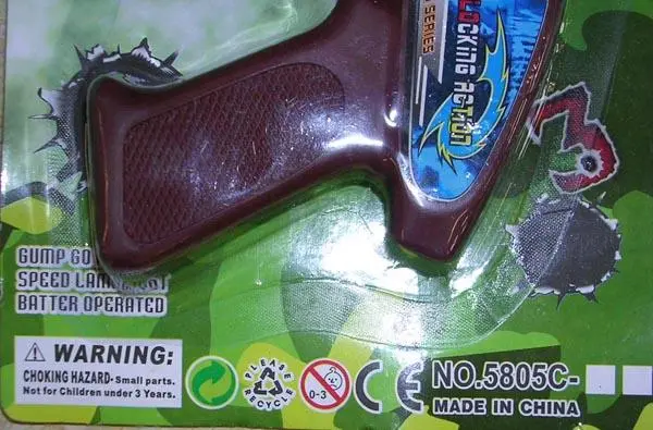 Foto uit de officiële melding: Regio Játék Super Gun Speelgoed pistool set — risico: Chemische risico's