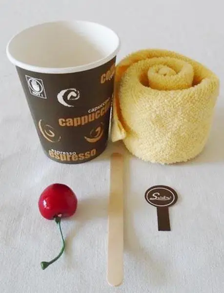 Photo from the official notice: MAKRO/ PROhome Rucník v poháru (' Towel in a cup') decorative towel — choking risk