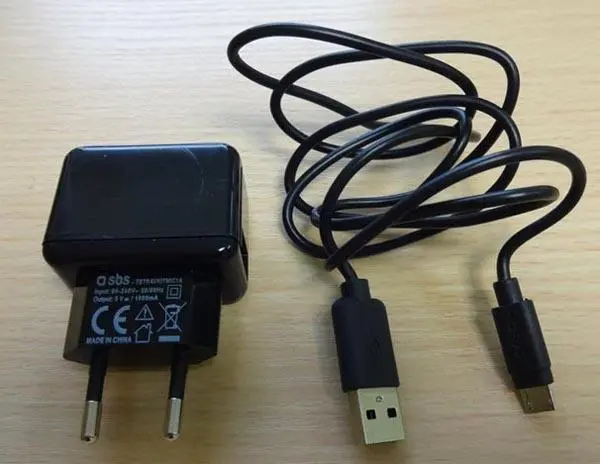 Photo de l’avis officiel: Sbs Travel Charger &amp; Cable Chargeur — risque: Choc électrique