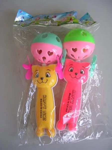 Foto aus der offiziellen Meldung: Abababy HAPPY TIME Rassel-Set — Risiko: Ersticken