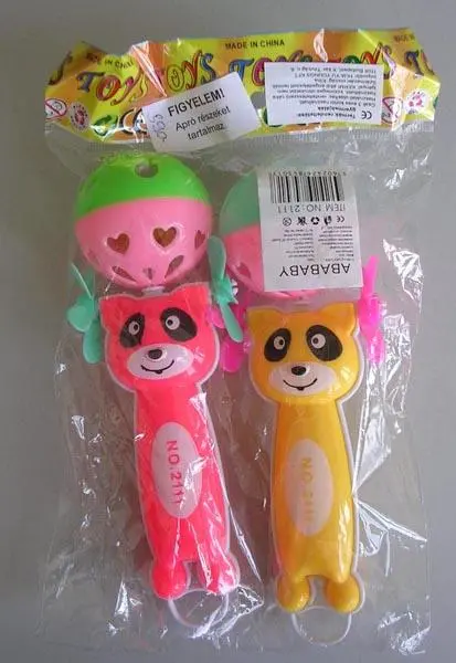 Foto aus der offiziellen Meldung: Abababy HAPPY TIME Rassel-Set — Risiko: Ersticken