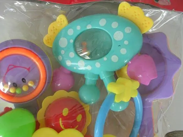 Photo from the official notice: Bomei Toys / ABABABY Baby Toys rattle set — choking risk