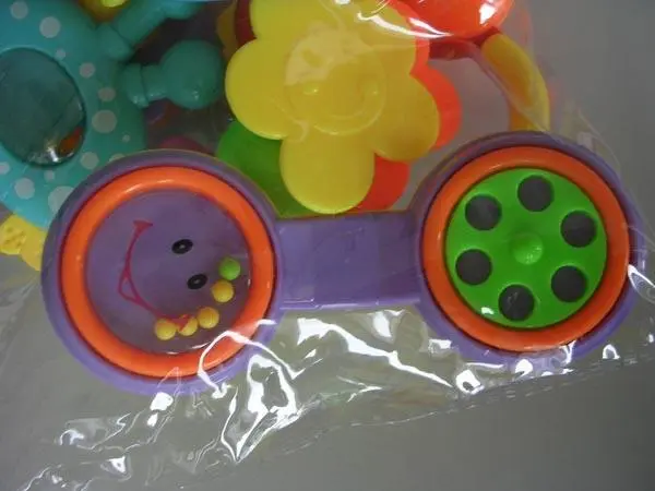 Photo from the official notice: Bomei Toys / ABABABY Baby Toys rattle set — choking risk