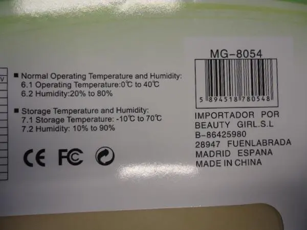 Foto aus der offiziellen Meldung: MAXGOOD Universal Laptop Car and Airplane Adaptor Adapter für Laptops — Risiko: Verbrennungen & Elektrischer Schlag