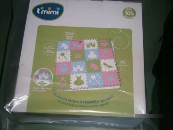 Photo from the official notice: t'mimi Tapis princesse 16 dalles ('Princess mat with 16 pieces') puzzle mat — choking risk