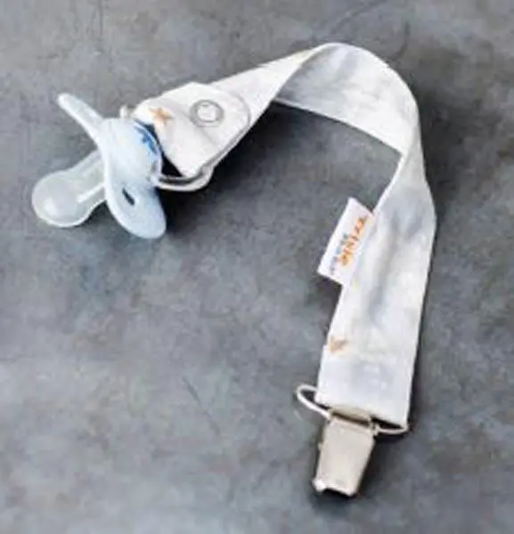 Photo de l’avis officiel: Les rêves d'Anaïs, Trixie Pacifier holder Soother-holder — risque: Étouffement & Coincement