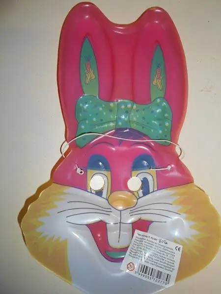 Photo from the official notice: Álarc ('Mask') fancy-dress mask — burns risk