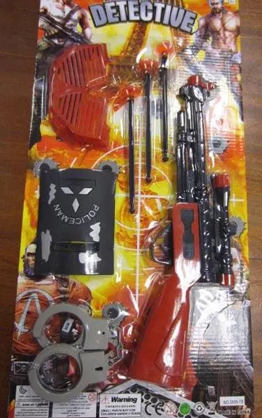 Foto aus der offiziellen Meldung: Perez Rincón Detective Spielzeugwaffe Set — Risiko: Ersticken