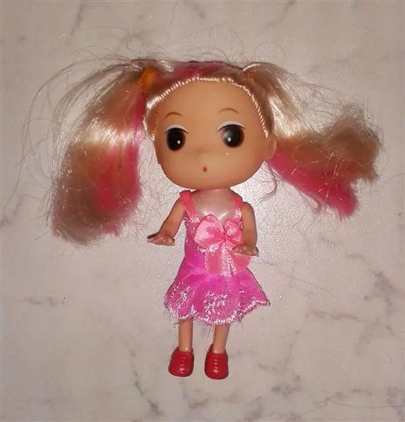 Foto uit de officiële melding: Bilbo Cute Baby Plastic pop — risico: Chemische risico's (A12/0751/17)