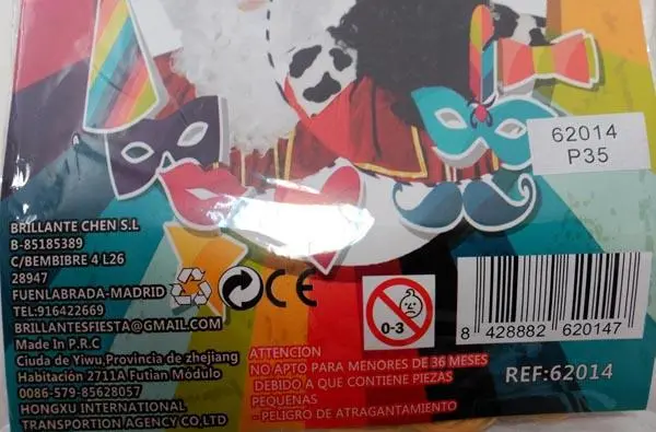 Photo from the official notice: BRILLANTES FIESTA Peluca para fiestas y party - Barba grande de Rey ('Fancy-dress King's long beard') fancy-dr — burns risk