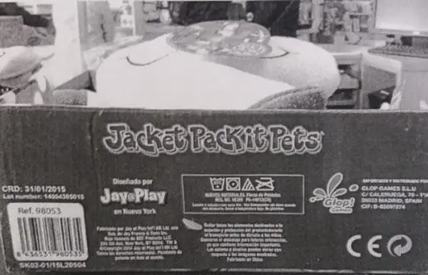 Foto dell’avviso ufficiale: Glop, JAY@PLAY Jacket Pack it Pets Giocattolo morbido con giacca per bambini — rischio: Ostruzione delle vie aeree