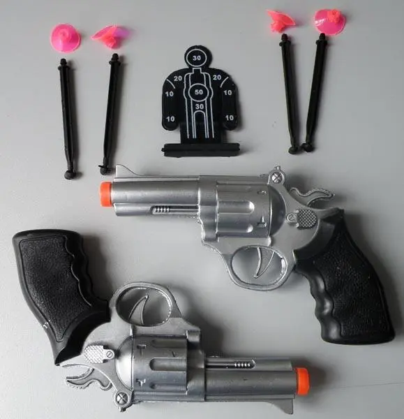 Foto uit de officiële melding: Super POLICE Heroic World Force Speelgoed pistool set — risico: Verstikking door inslikken