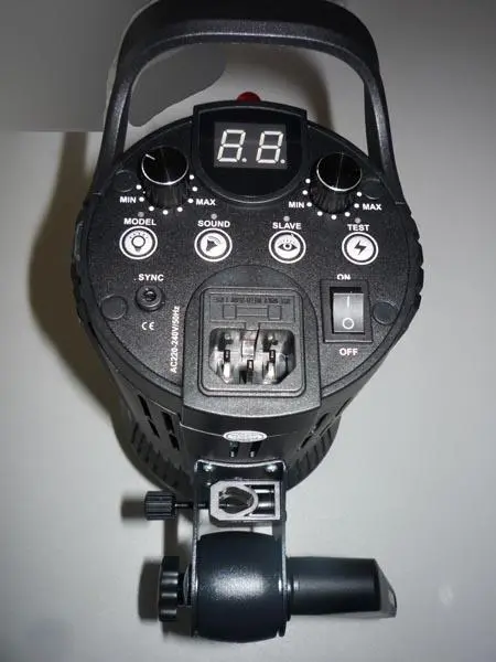 Photo de l’avis officiel: Godox DE Studio Strobe Éclairage de stroboscopes — risque: Choc électrique