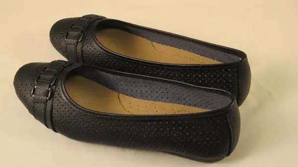 Photo de l’avis officiel: Kimmon kenkä 1) Lea 2) Heini Chaussures en cuir — risque: Risque chimique