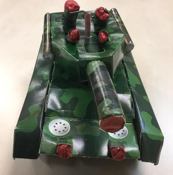 Photo de l’avis officiel: Vulcan ARMY TANK LARGE Feux d’artifice — risque: Brûlures