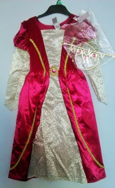 Foto aus der offiziellen Meldung: F&amp;F (by TESCO) Princess Dress Up Fancy-Kleid Kostüm — Risiko: Sehschaden