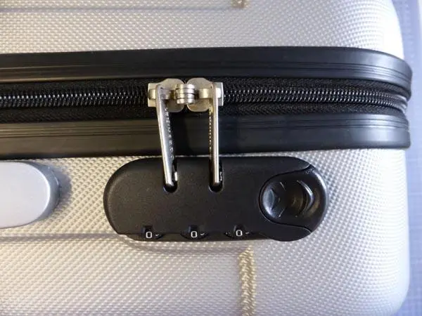 Photo de l’avis officiel: LEONARDO Trolley Size 18inch Silver Valise de chariot — risque: Risque chimique