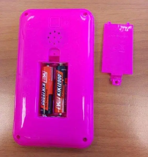 Foto dell’avviso ufficiale: COMBUY Hollo Kitty Telefono cellulare giocattolo — rischio: Rischio chimico & Ostruzione delle vie aeree