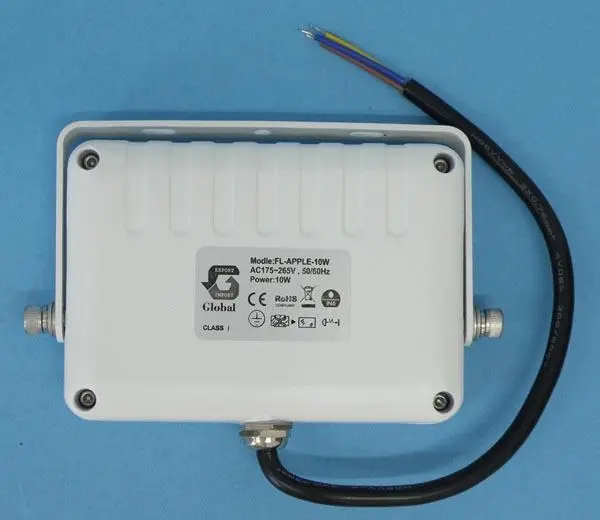 Foto do aviso oficial: Global IP65 LED FLOOD LIGHT REFLECTOR Projetor LED — risco: Choque elétrico (A12/0973/17)