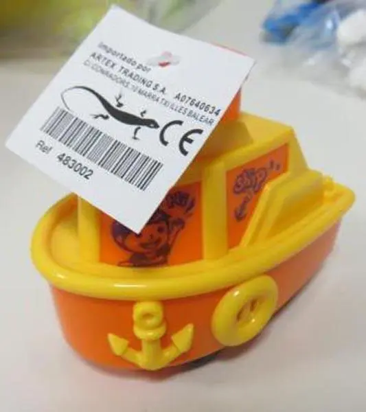 Foto dell’avviso ufficiale: Zhi Hui Xiao Neng Shou Cartoon Ship Barca giocattolo in plastica — rischio: Ostruzione delle vie aeree