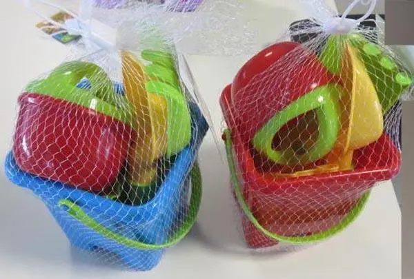 Foto do aviso oficial: YF - Yong Feng Funny Toys Conjunto de brinquedos de praia — risco: Engasgamento