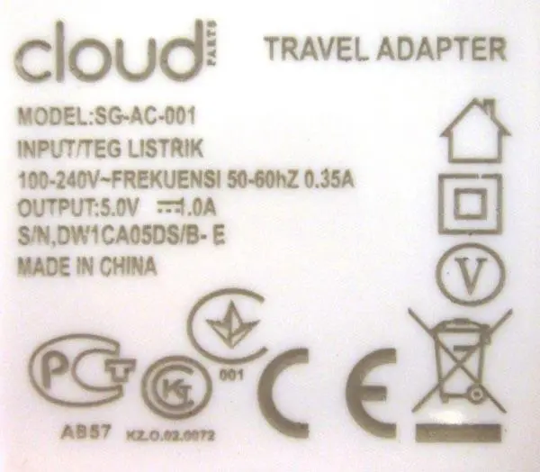 Photo de l’avis officiel: Cloud TRAVEL ADAPTER Alimentation USB — risque: Choc électrique