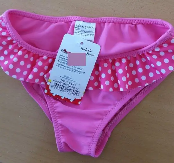 Foto aus der offiziellen Meldung: Disney Minnie Mouse Mädchen Bikini — Risiko: Strangulierung