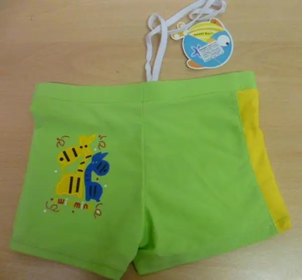 Foto aus der offiziellen Meldung: Trendy Boy Bademode für Kinder — Risiko: Verletzungen