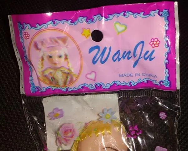 Foto do aviso oficial: WanJu Boneca de plástico — risco: Químico (A12/1285/17)