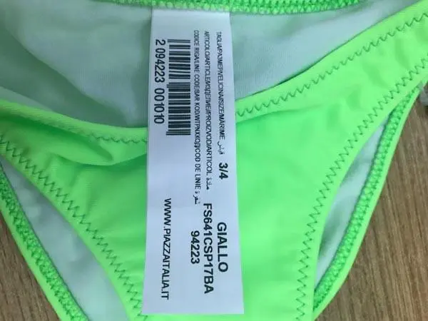 Photo de l’avis officiel: Piazza Italia Girl Beach Wear Bikini des filles — risque: Blessures (A12/1324/17)