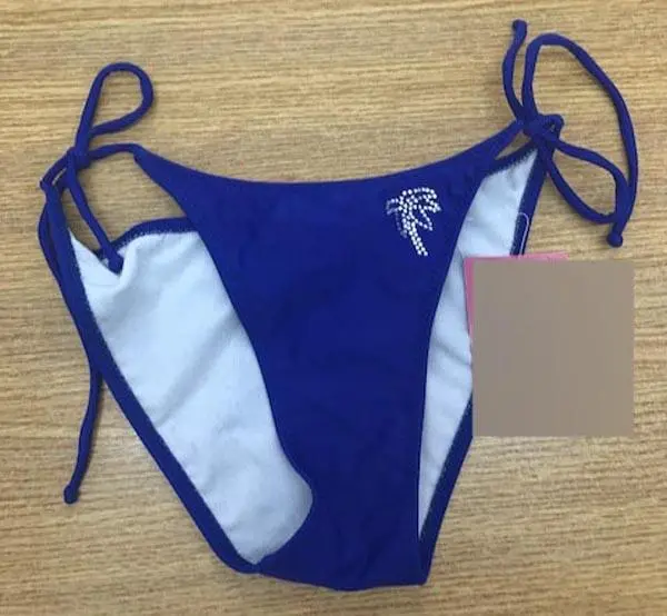 Photo de l’avis officiel: Piazza Italia Girl Beach Wear Bikini des filles — risque: Blessures (A12/1325/17)