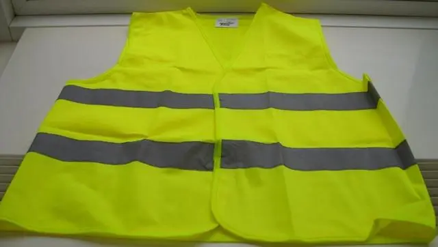 Photo from the official notice: Spider King reflective safety vest — injuries risk (0345/11)