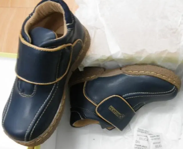 Photo de l’avis officiel: Matige Chaussures pour garçons &amp; #13; &amp; #13; — risque: Risque chimique