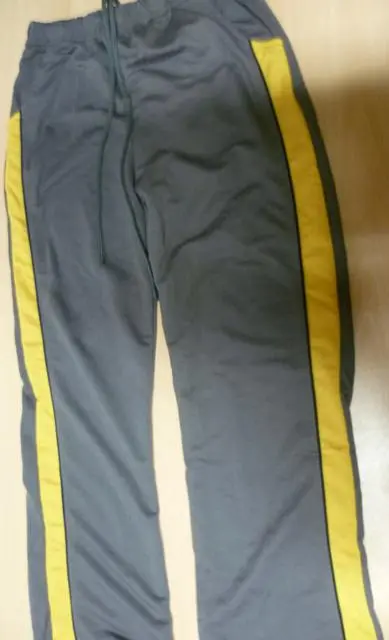 Photo from the official notice: F.J.J fashion children's tracksuits — injuries & strangulation risk