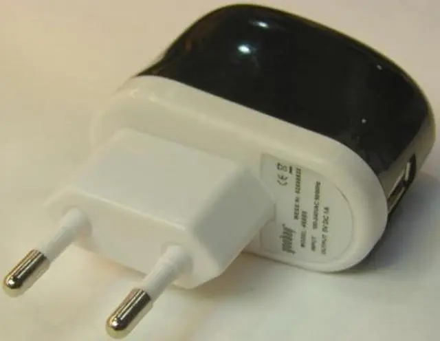 Foto do aviso oficial: Goobay Carregador USB — risco: Choque elétrico