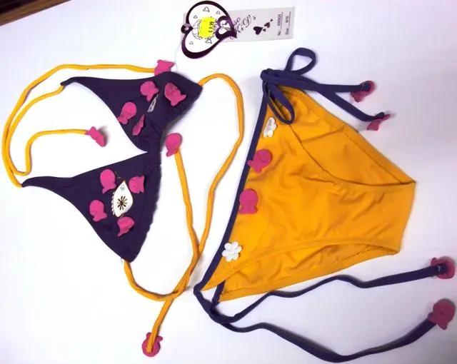 Foto uit de officiële melding: Rosso Kids Kinderbikini — risico: Verwonding & Verwurging
