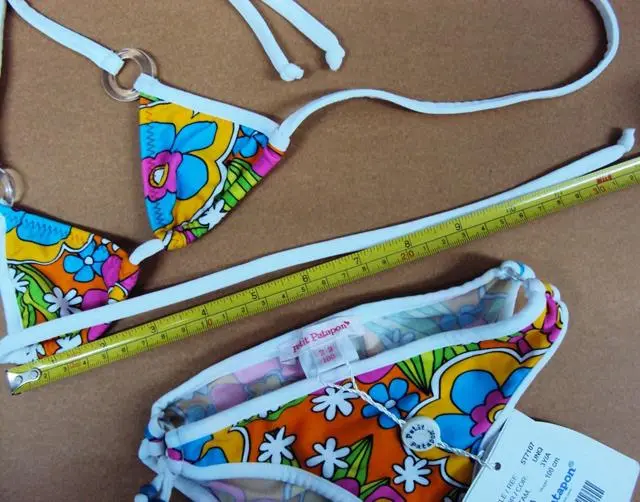 Photo de l’avis officiel: Petit Patapon Bikini de fille — risque: Blessures & Etranglement