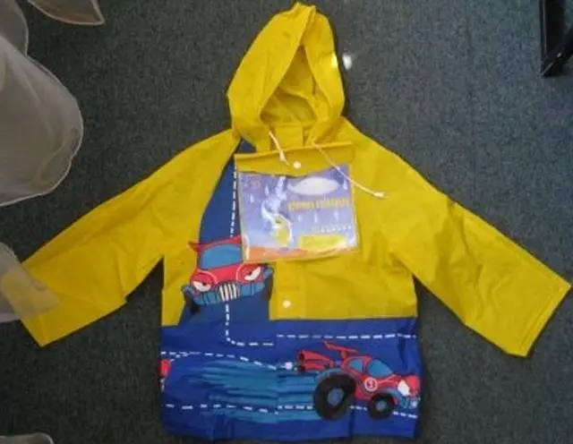 Photo de l’avis officiel: Sweet Dew Imperméable pour enfants — risque: Blessures & Etranglement